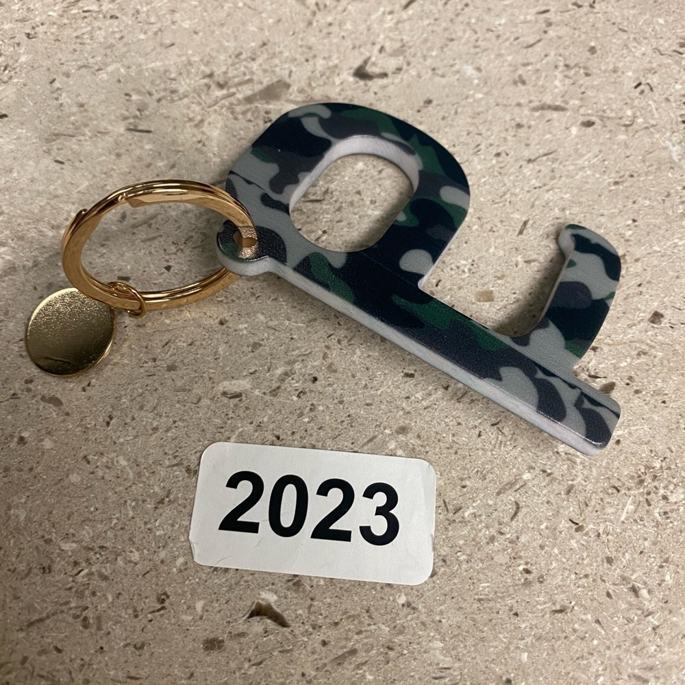 **“🔥 3 for $10 DEAL – READ FIRST🔥”**Contactless Camouflage Key Holder - Picture 3 of 3